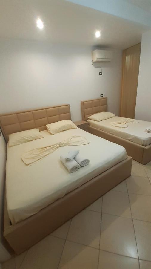 Hotel Vila Flowers Vlore Ngoại thất bức ảnh
