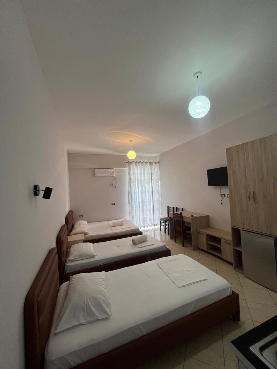Hotel Vila Flowers Vlore Phòng bức ảnh