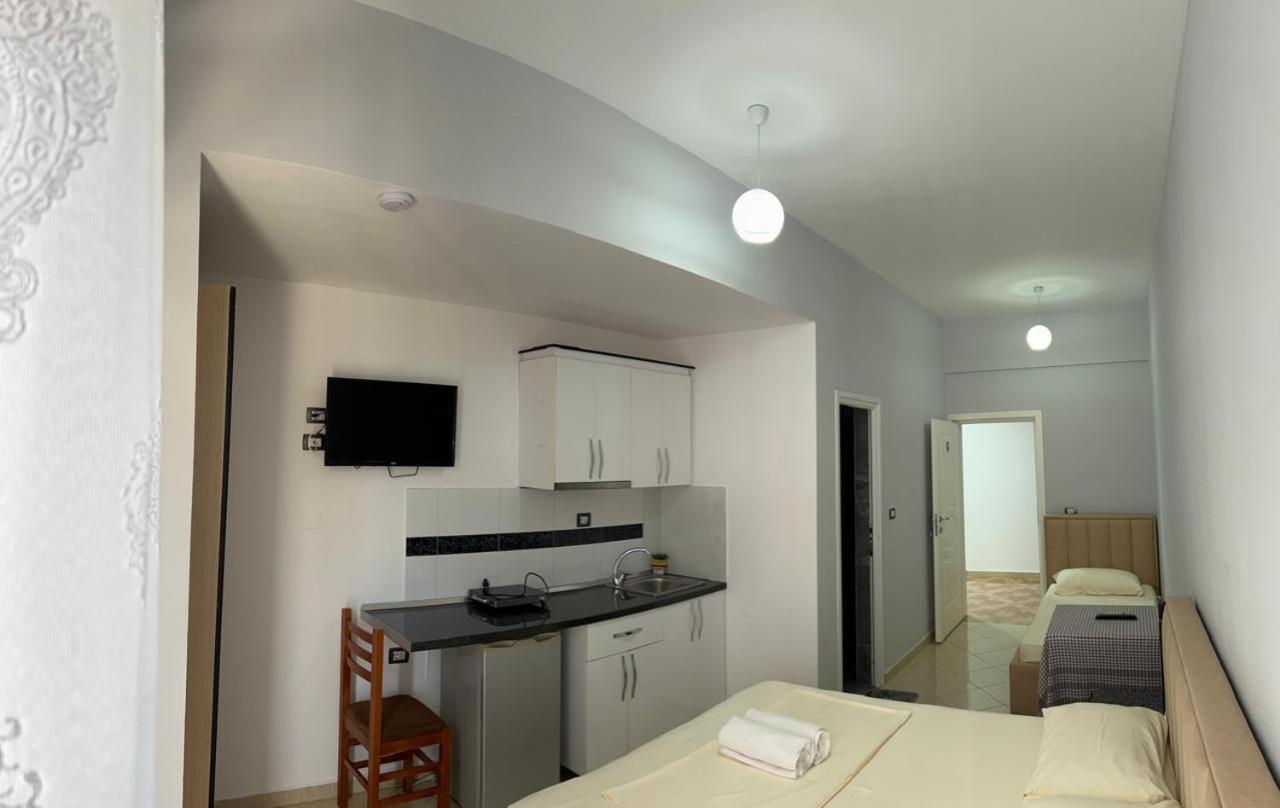 Hotel Vila Flowers Vlore Ngoại thất bức ảnh