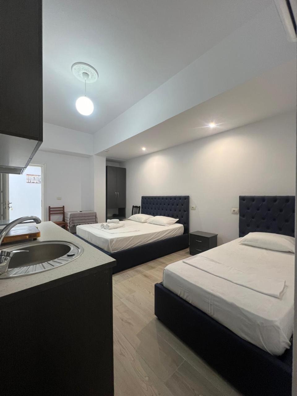 Hotel Vila Flowers Vlore Ngoại thất bức ảnh