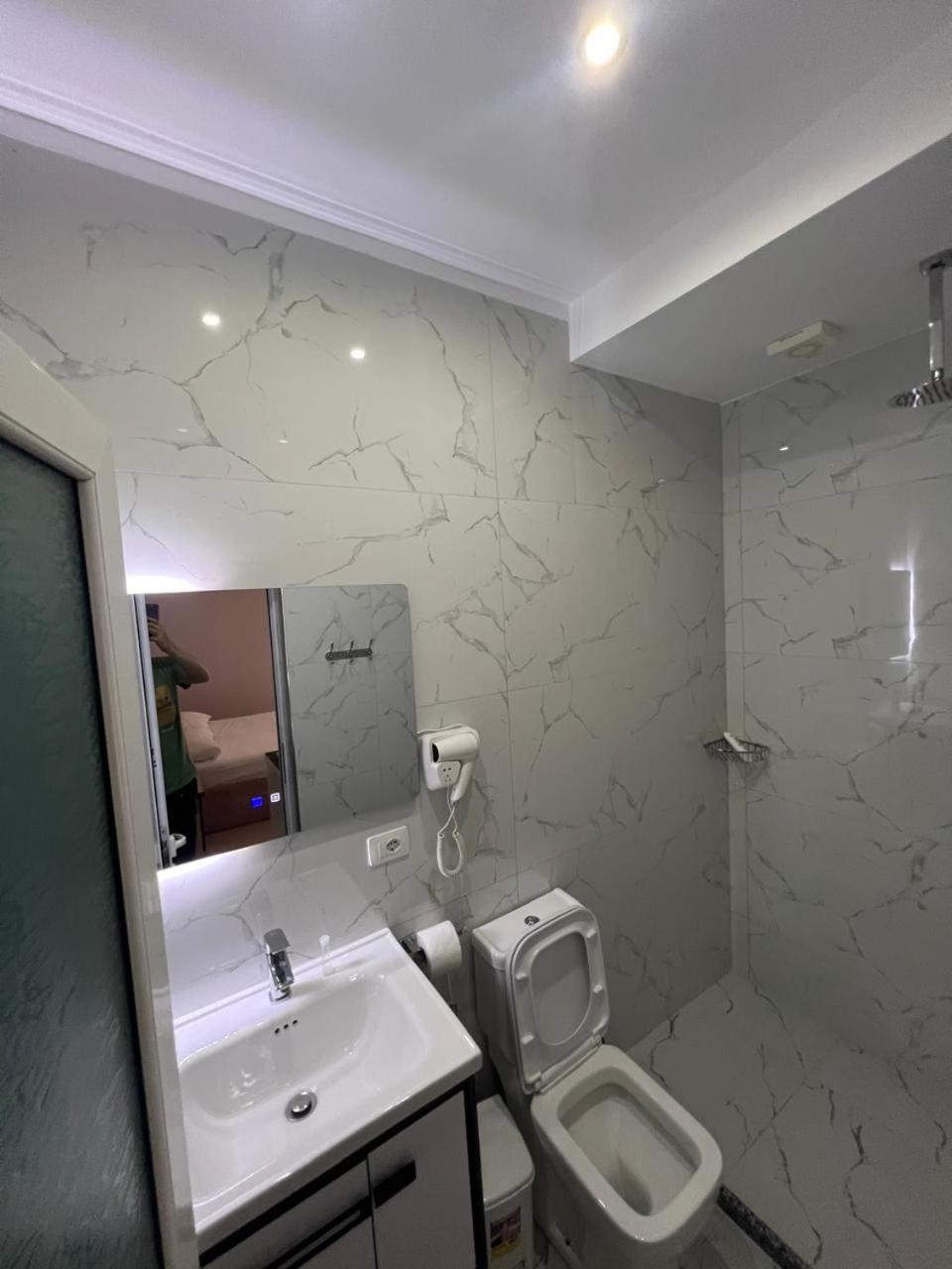 Hotel Vila Flowers Vlore Ngoại thất bức ảnh