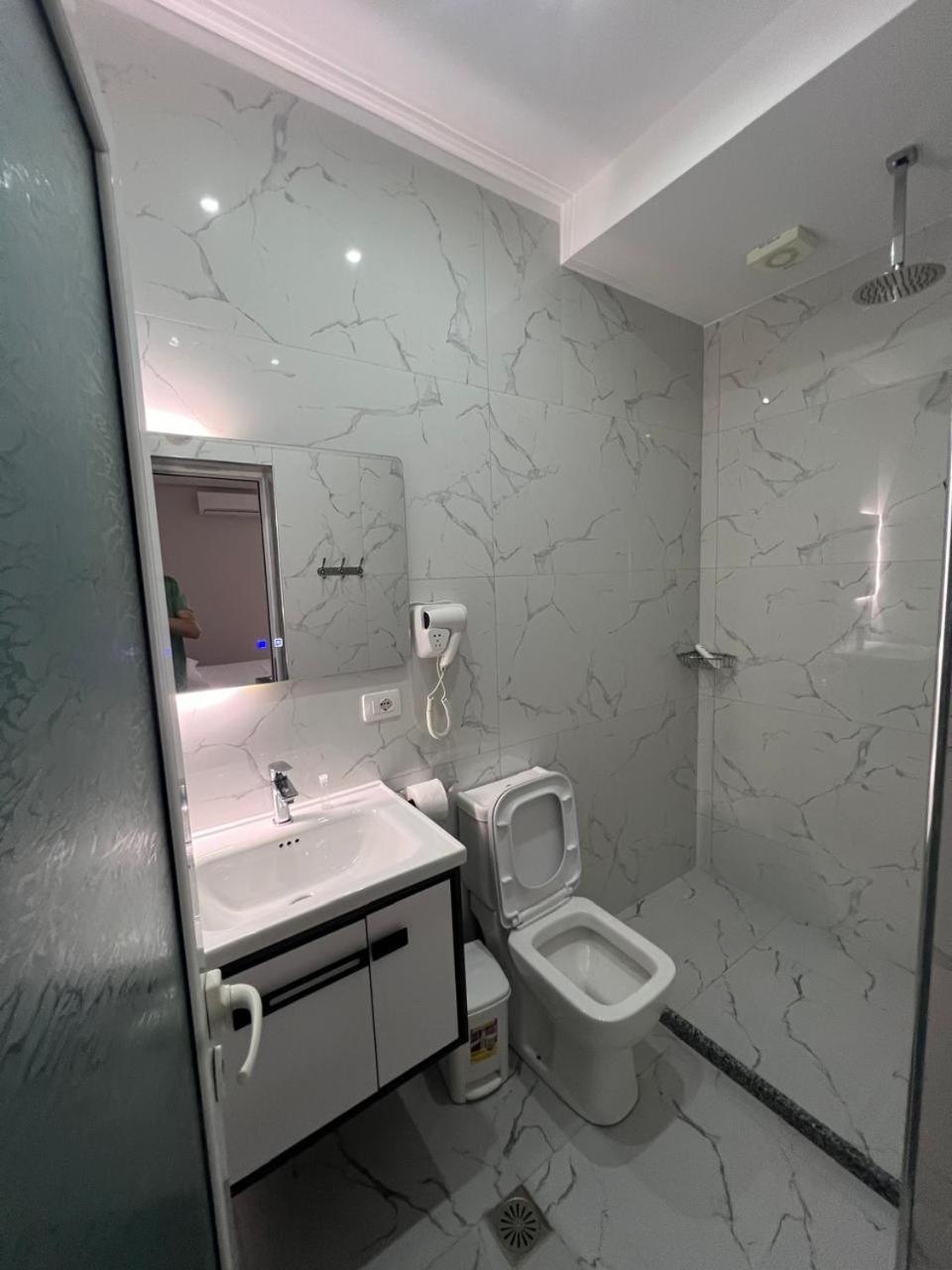 Hotel Vila Flowers Vlore Phòng bức ảnh