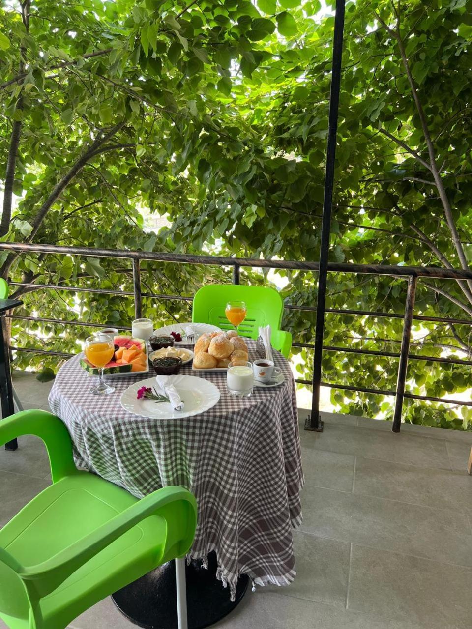 Hotel Vila Flowers Vlore Ngoại thất bức ảnh
